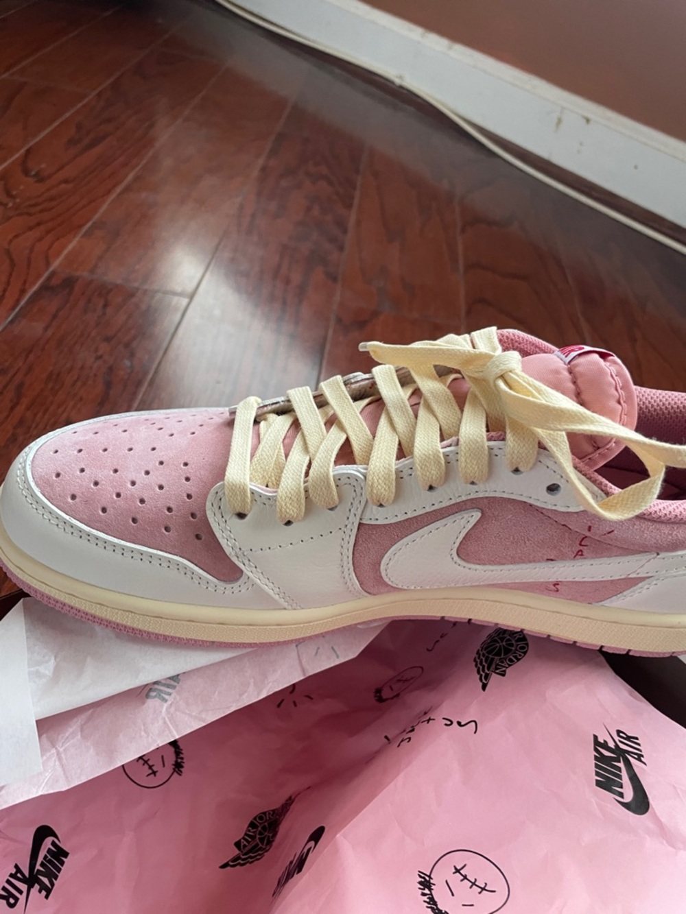 Men’s size 10 air Jordan 1 low - Picture 3 of 5
